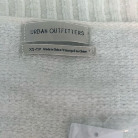 Urban Outfitters BNWT Sweater XS Super Soft Great Condition Non Smoking XS - Picture 5 of 11
